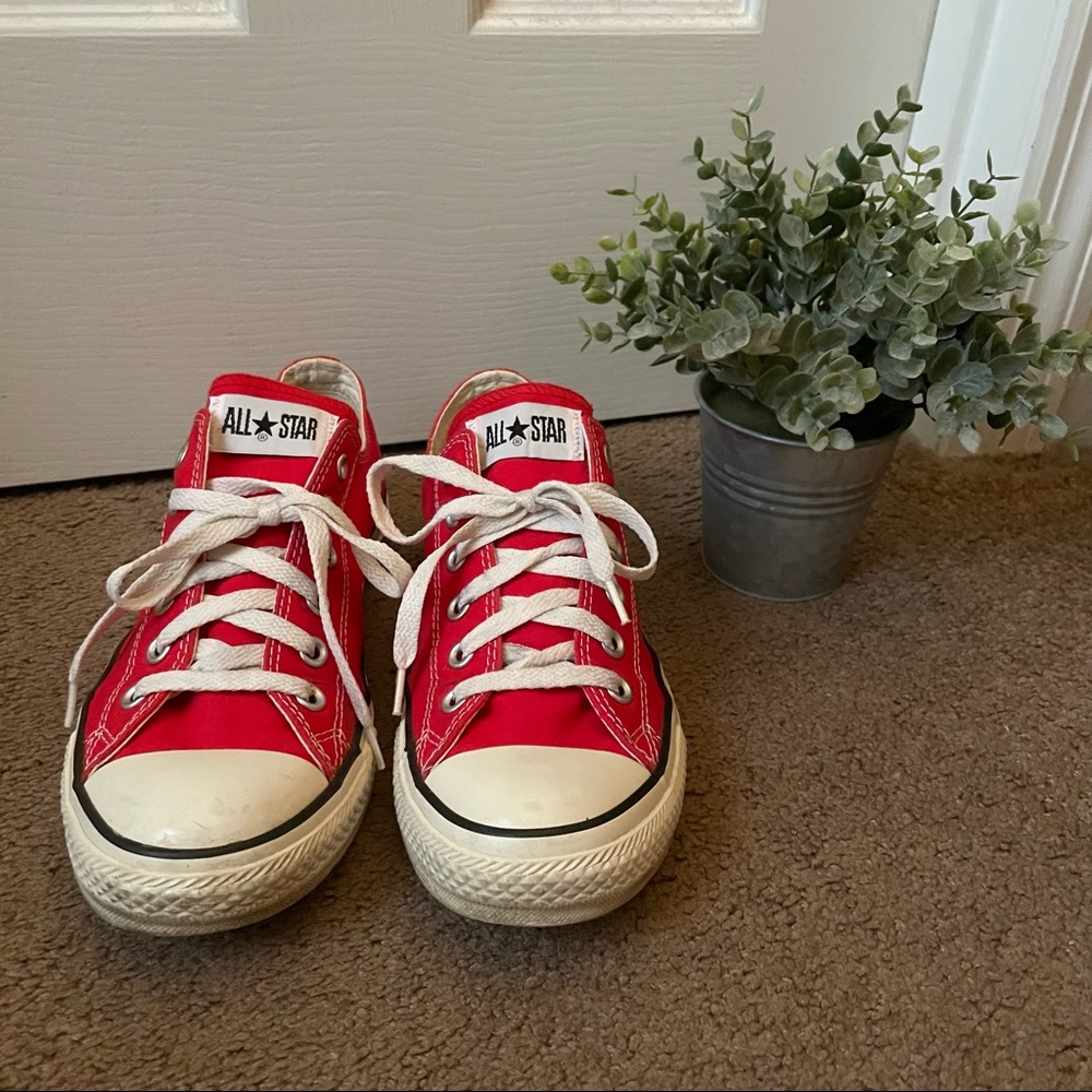 Red Lowtop Converse